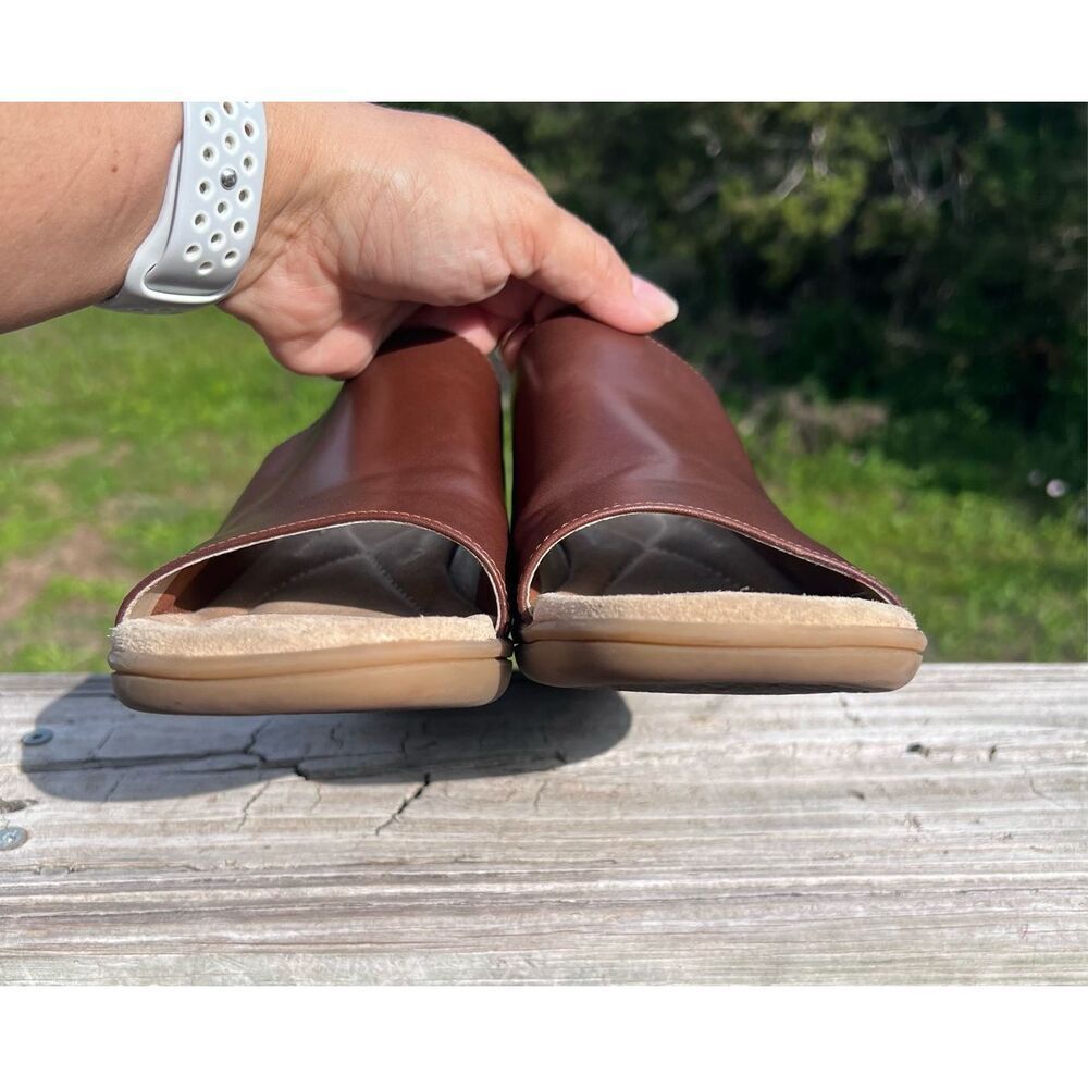 Bass Sandals - Picture 4 of 8